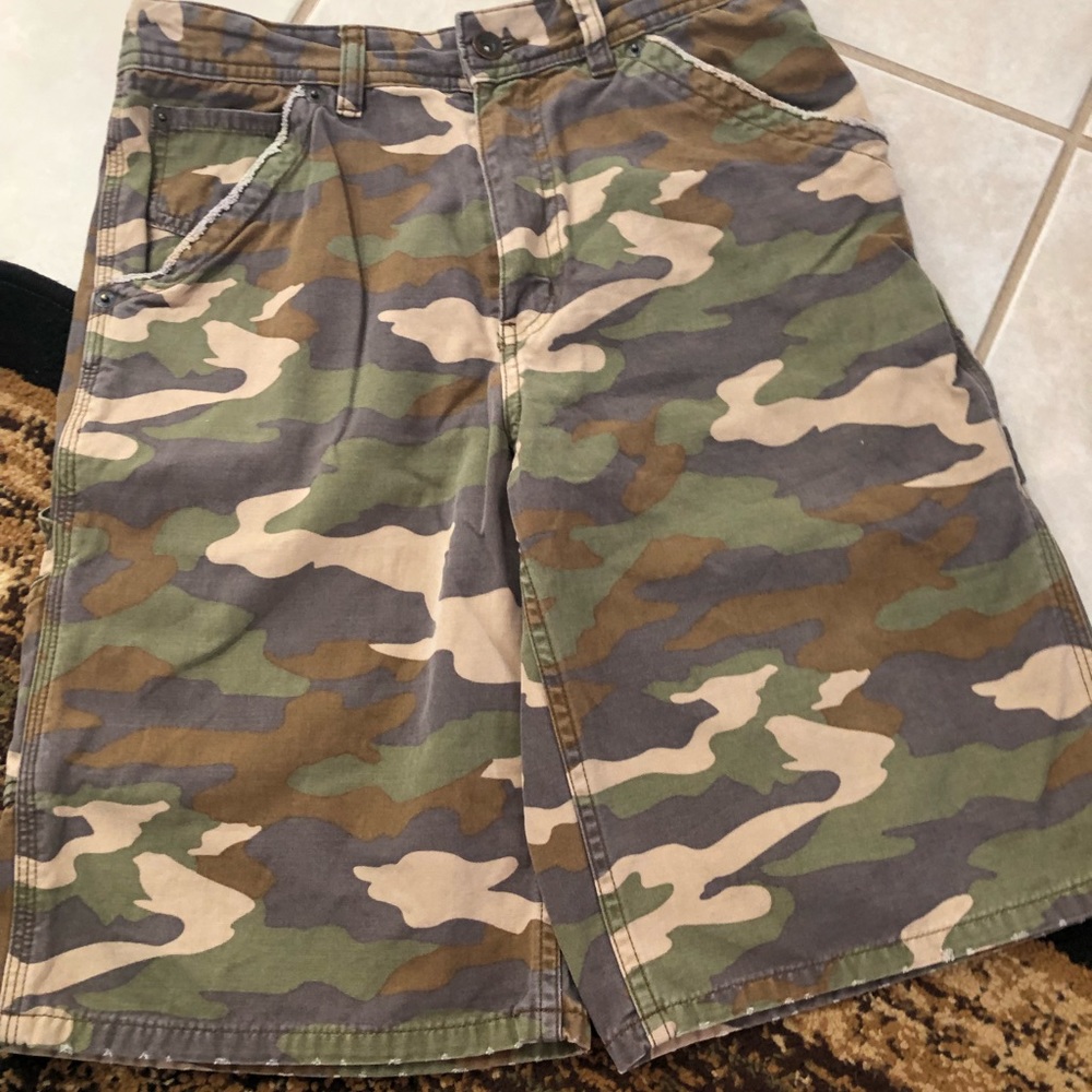 Boys sz 8 camo shorts